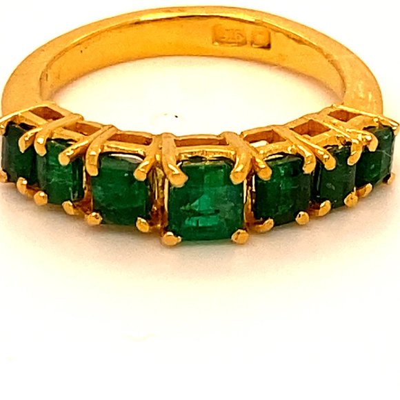 Emerald 2.10ct Solid 22K Yellow Gold Ring - Picture 7 of 7